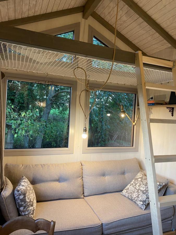 הוילה שולה Jolie Tiny House Sous Les Grands Arbres מראה חיצוני תמונה
